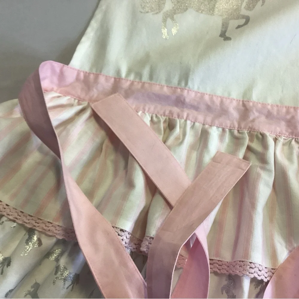 Envogue Pink and White Girl’s Bib Apron with Unicorn Design EUC